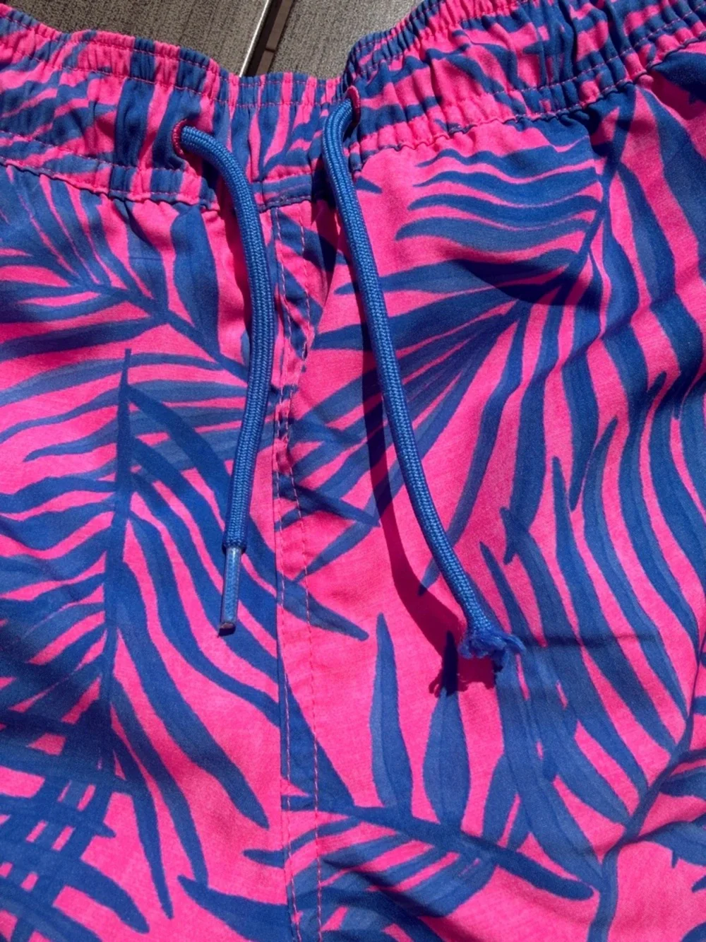 Vineyard Vines Pink and Blue Palm-Print chappy swim trunks. - Picture 3 of 6